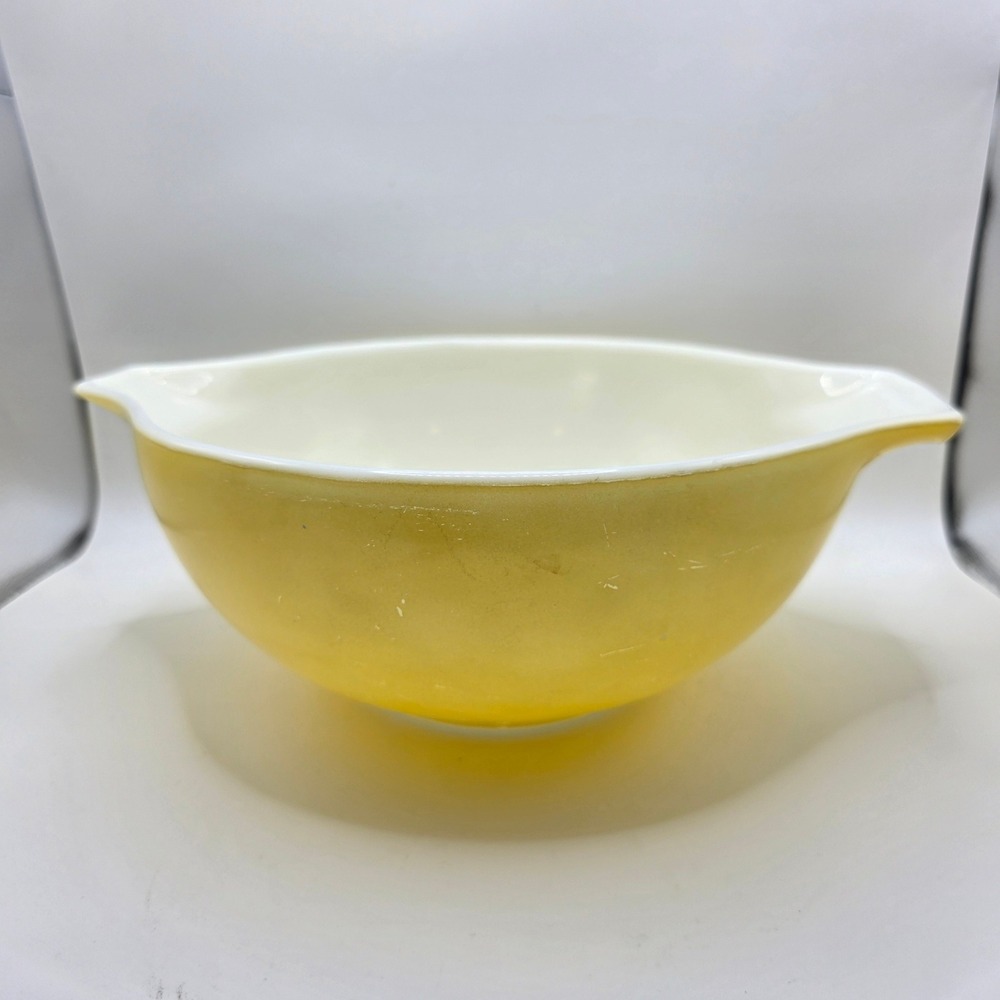 Vintage Pyrex 443 Yellow Cinderella Mixing Bowl 2.5 Quart Mid Century Modern‎